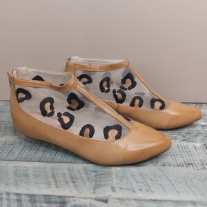 2 Lips Too Tan and Black Flats with Modern Design